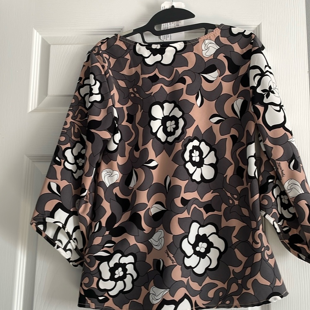 Manuhealii Women’s Blouse Size S Never Worn